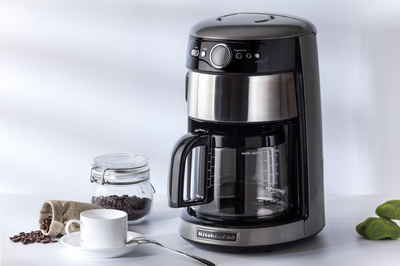 光影之間 用鏡頭捕捉Calasal咖啡機(jī)的設(shè)計(jì)美學(xué)與實(shí)用魅力